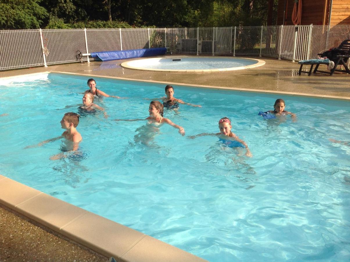 Camping Le Pont D'Allagnon Lempdes sur Allagnon Buitenkant foto