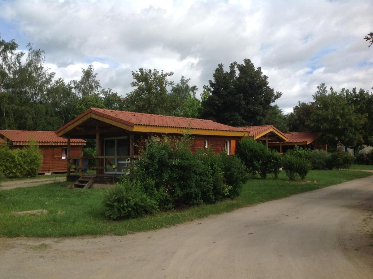 Camping Le Pont D'Allagnon Lempdes sur Allagnon Buitenkant foto